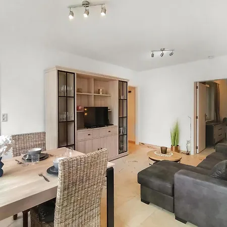 Gorgeous In Apartment *