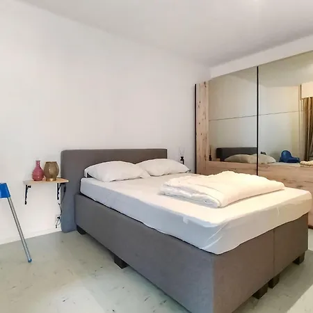 Gorgeous In Apartment *